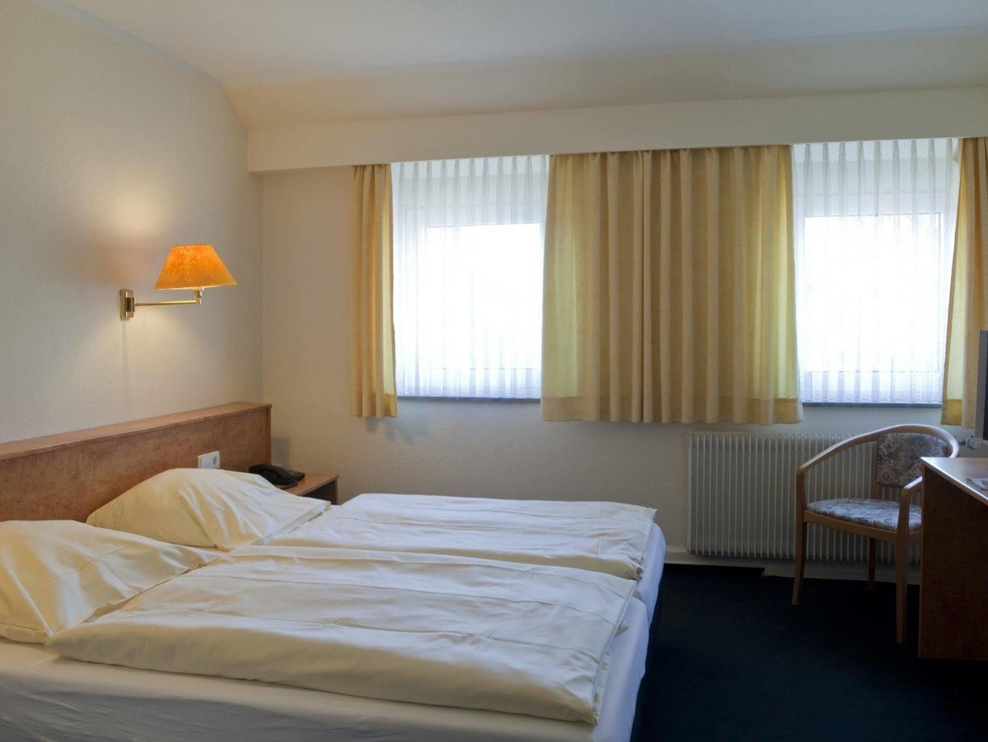 Buescher'S Hotel Und Restaurant Bielefeld Quarto foto